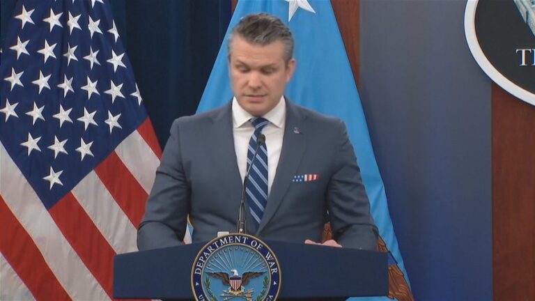 Irani rihap Hormuzin? Hegseth: Ushtria e SHBA në gatishmëri