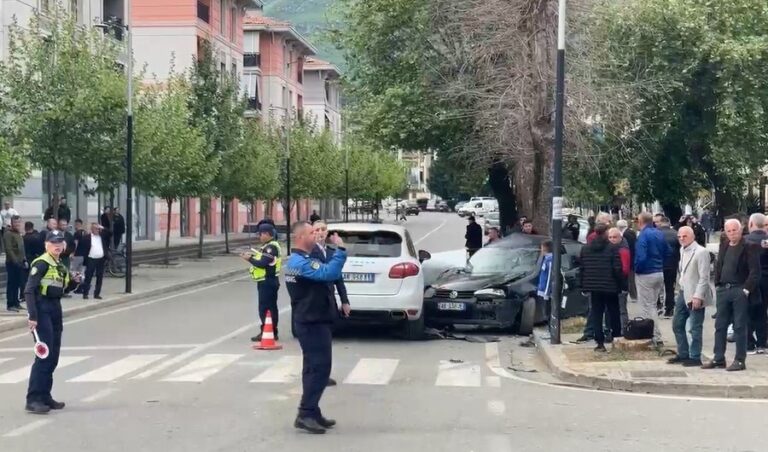 Aksident, tre të plagosur dërgohen te Spitali i Traumës