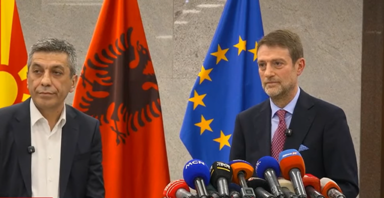 Mesazhi për shqiptarët, ministri Hoxha krah Mexhitit: S’ka asnjë tymnajë që mund të hyjë mes nesh