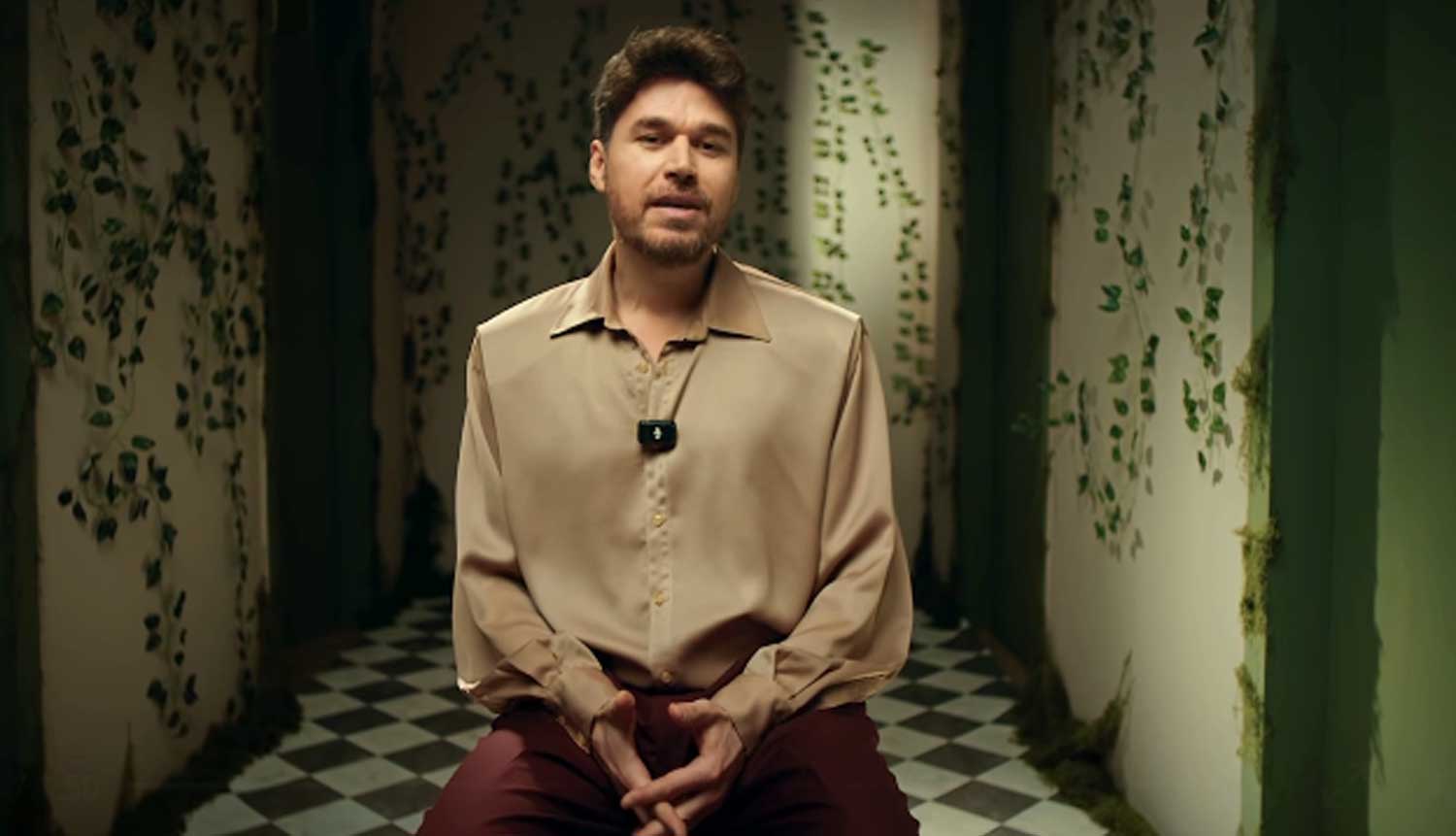 Alban Skënderaj kthehet te  Rrënjët  për të kremtuar këngën si thesar identitar