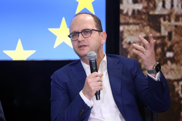 Analiza nga Ditmir Bushati: Për një Shqipëri të re