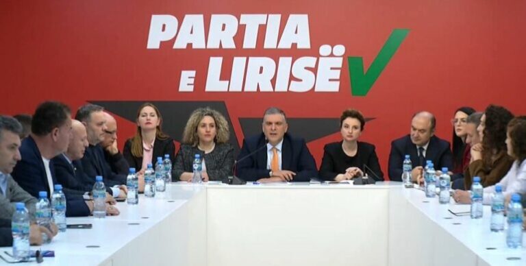 PL mbledh Kryesinë, Blushi publikon letrën e Metës: Të hënën nis përballja ime publike me mafian