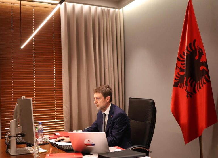 Ministri Ferit Hoxha: Shqipëria dënon me forcë sulmet e Iranit ndaj vendeve arabe të Gjirit