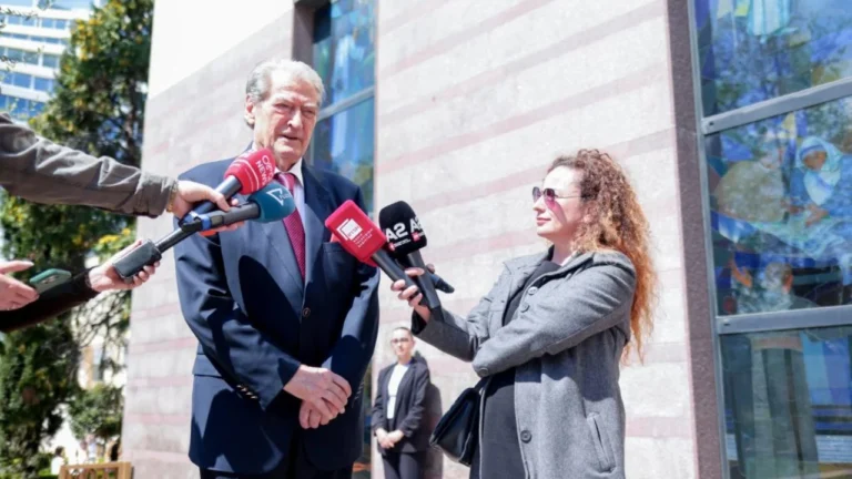Berisha uron Pashkët dhe shpreh shpresë për një Shqipëri më të mirë në të ardhmen