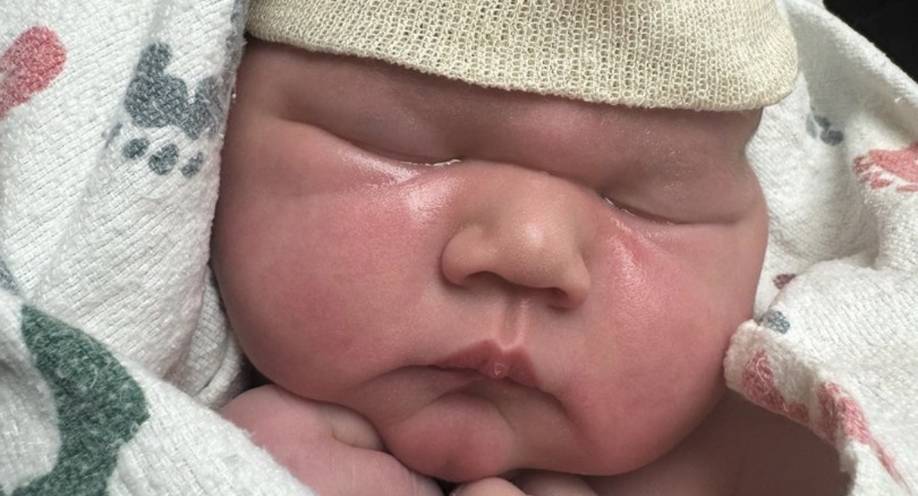 Foshnja  bowling ball  7 9 kg në Teksas  Pesha e saj befasuese shokon ekspertët