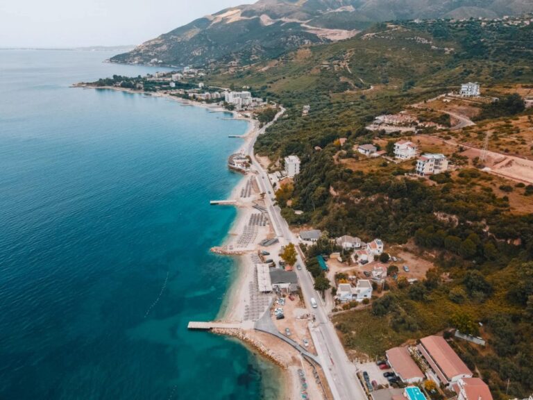 VIDEO/ Vijon puna për “Lungomare 4″, ministri Demo: Nxit zhvillimin turistik të zonës
