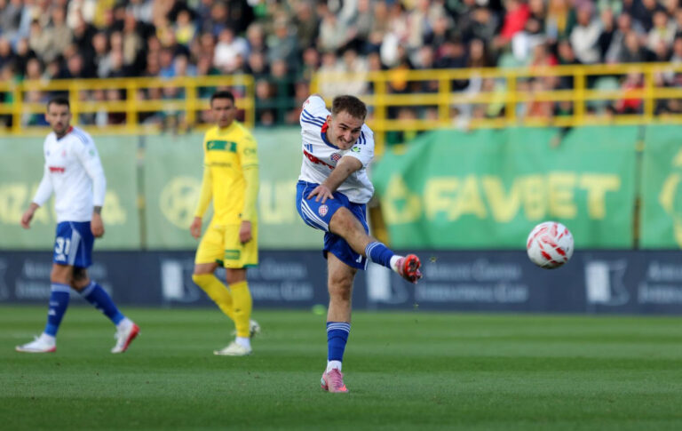 Pajaziti shënon super gol në Kroaci me Hajdukun (VIDEO)