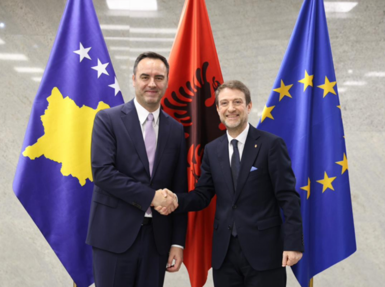 Ministri Hoxha pret Konjufcën: Koordinim të ngushtë në çdo çështje të interesit kombëtar