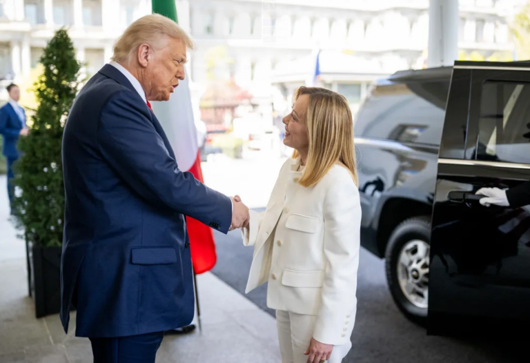 ”Jam i shokuar”, Trump ashpërson tonet ndaj Melonit: Nuk dëshiron të na ndihmojë në luftë, mendova se kishte guxim