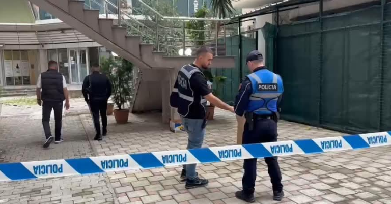 Rreth 10 të rinj sherr me njëri-tjetrin, dy të plagosur