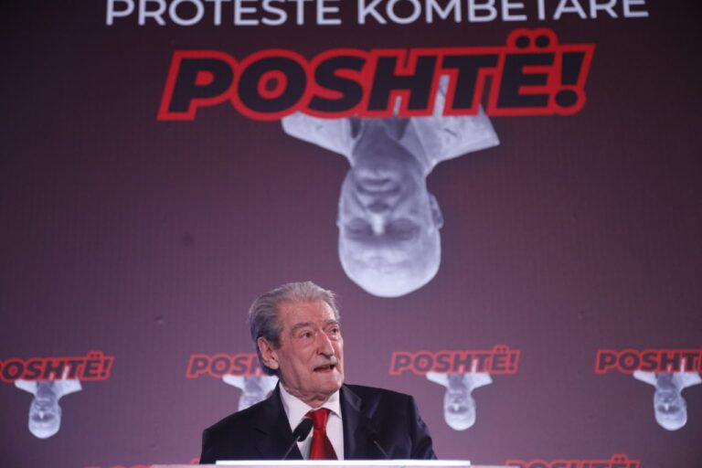Berisha nga protesta sfidon Ramën: Zgjidh studion televizive dhe hajde në debat