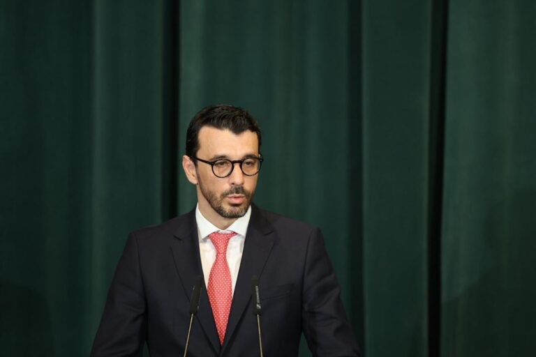 Ministri Karakaçi: Qendra energjetike e Vlorës, projekt kyç për sigurinë dhe pavarësinë energjetike të Shqipërisë
