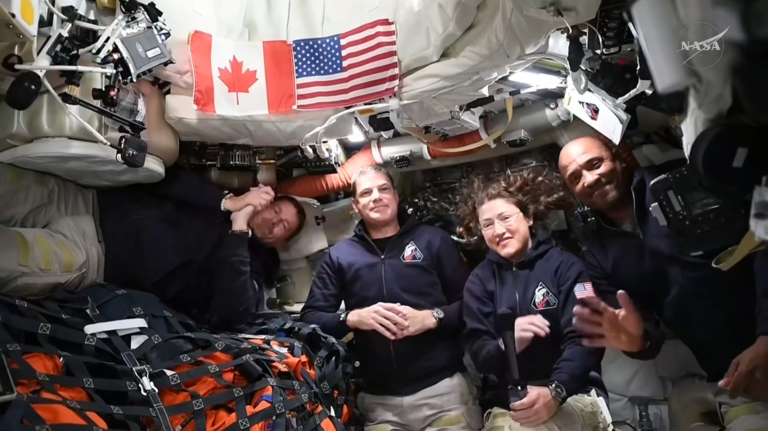 Astronautët e Artemis II do të studiojnë Hënën me “instrumentin” thelbësor dhe të pazëvendësueshëm, syrin e njeriut