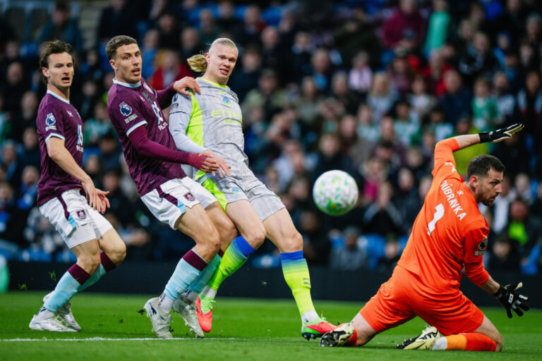 Premier League: Manchester City kalon Arsenalin dhe merr vendin e parë