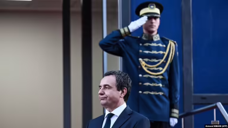 A mund të detyrohet Kosova të zgjedhë mes SHBA-së dhe BE-së?