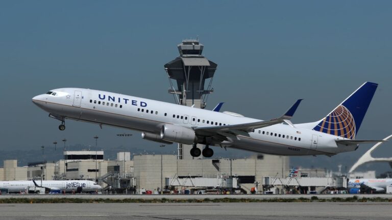 Fluturimi i United përballet me turbulenca, stjuardesja lëndohet rëndë