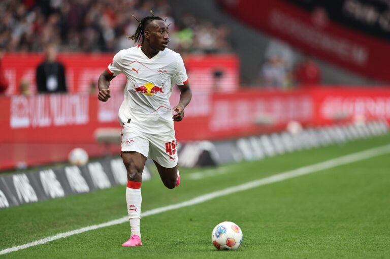 Liverpooli në kërkim të një zëvendësuesi për Salah, synon yllin e Leipzig
