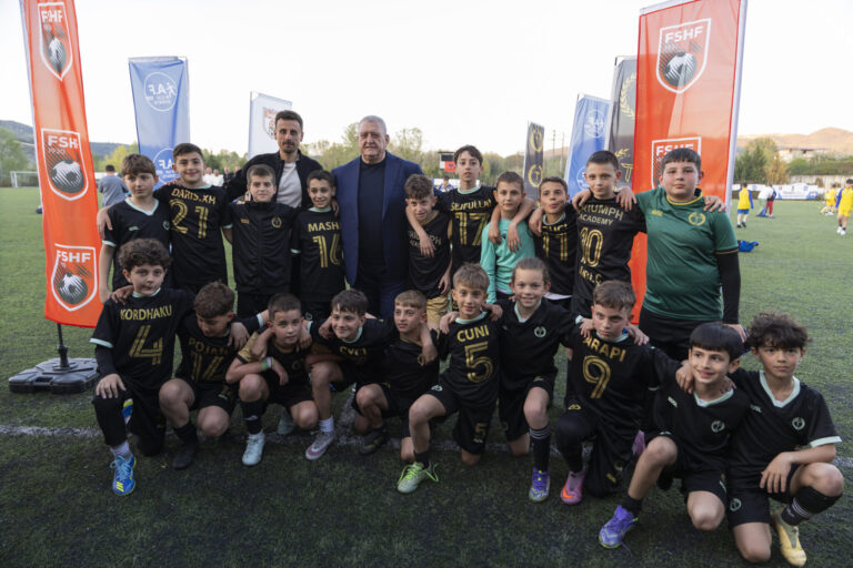 Duka merr pjesë në ceremoninë përmbyllëse të “AF Triumph Cup Events”, një festë futbolli për të rinjtë