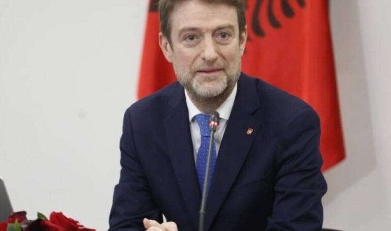 Ministri Ferit Hoxha: Rama nuk ka asnjë aleancë me Serbinë, por veç interesa