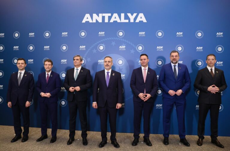 Ministri Hoxha merr pjesë në takimin e 3-të të Platformës së Paqes për Ballkanin