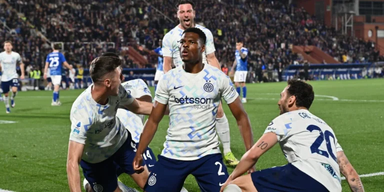Spektakël me 7 gola në Como-Inter, zikaltrit gjithnjë e më pranë titullit