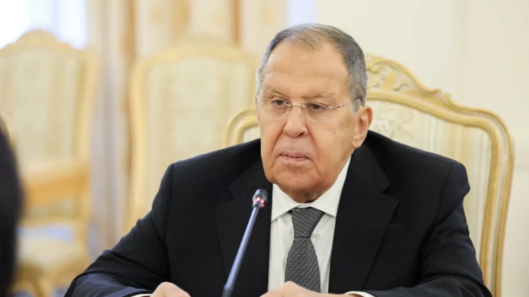 Lavrov paralajmëron SHBA-në: “Hiqni dorë nga ultimatumi ndaj Iranit, rruga e vetme janë negociatat”