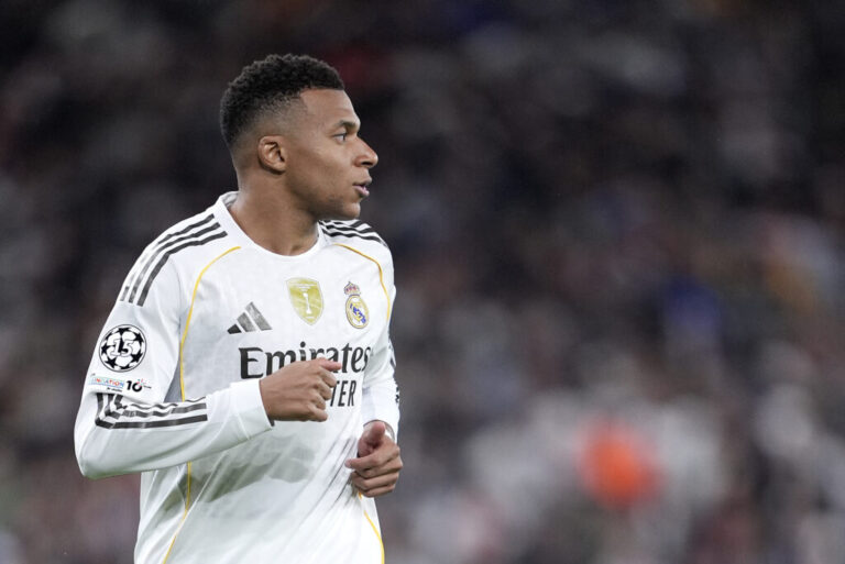 “Buzëqesh” Reali, Mbappe është gati për El Clasicon ndaj Barcelonës