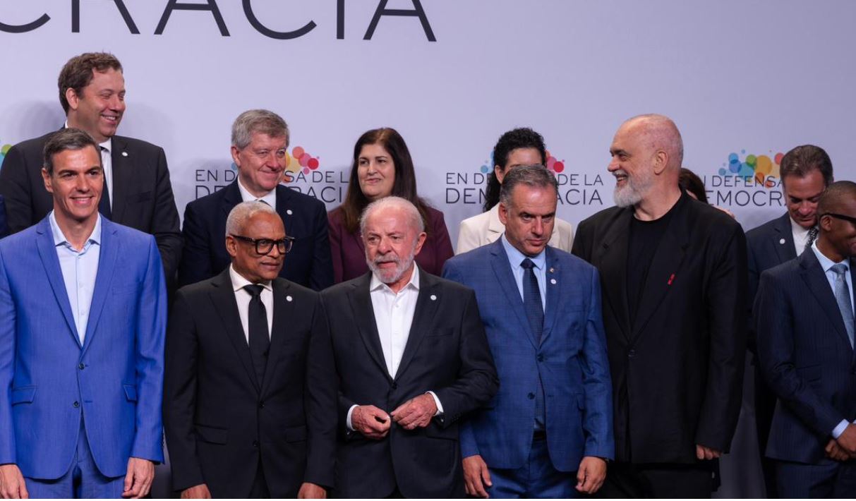 Samiti i demokracisë në Barcelonë  kryeministri Rama takohet me Sanchez