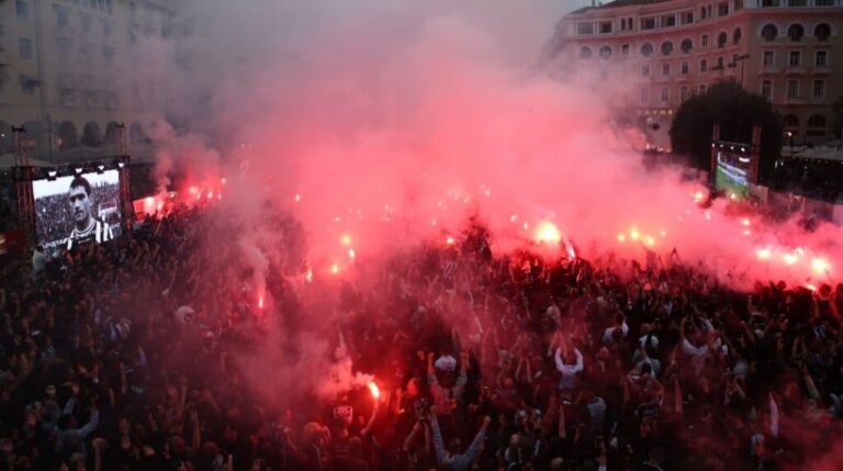 PAOK feston 100-vjetorin, Selaniku “digjet” nga festa madhështore e tifozëve