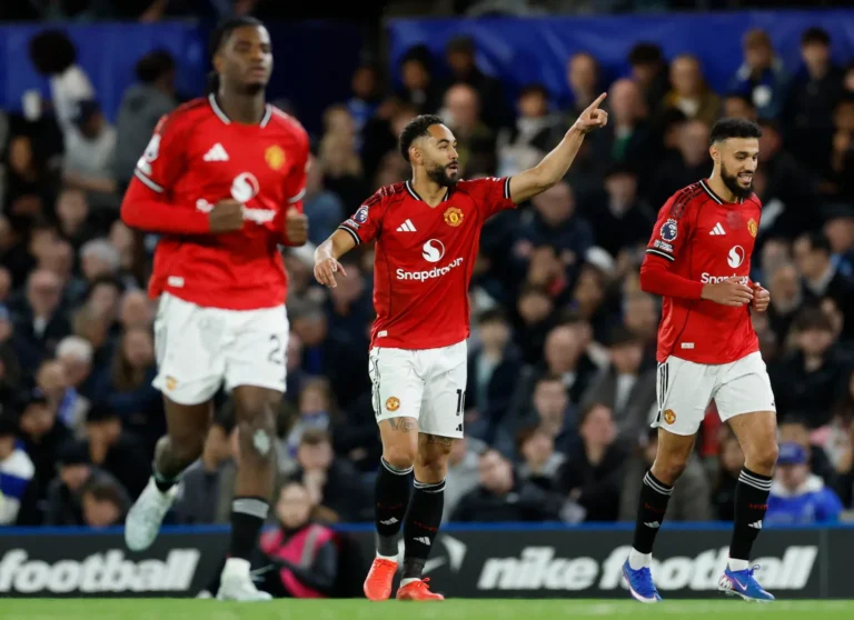 United fiton super duelin ndaj Chelsea-t, blindon vendin e tretë