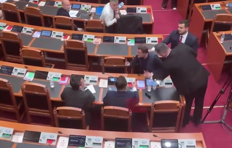 VIDEO/ Braçe dhe Shehaj sherr në Kuvend: E ke bërë si legen, ke kërkuar falje! Balla: Je gjobaxhi
