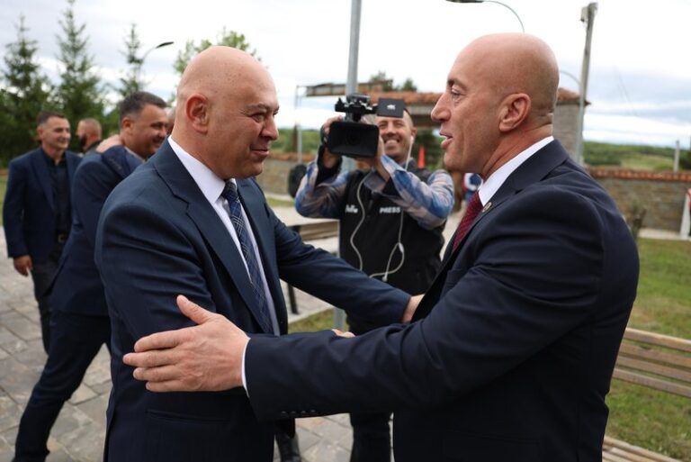 Ardian Gjini merr drejtimin e AAK-së pas 26 vitesh të Ramush Haradinajt në krye