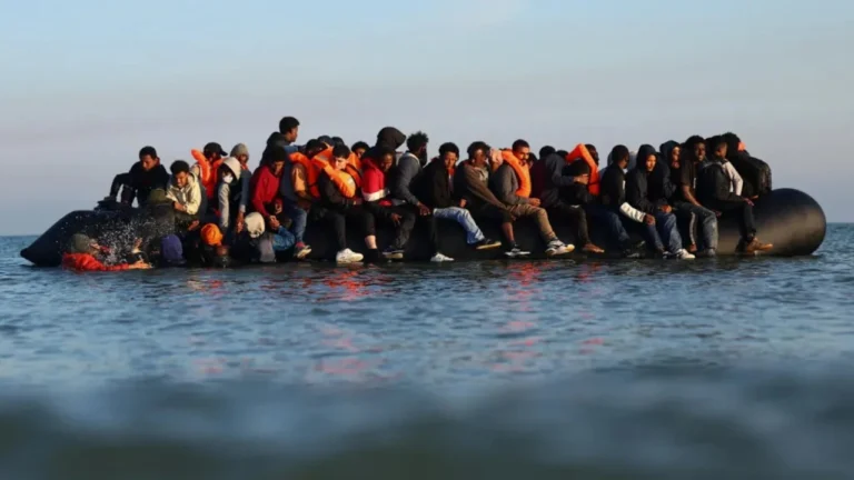 Mbretëria e Bashkuar dhe Europa ashpërsojnë masat për emigracionin e paligjshëm