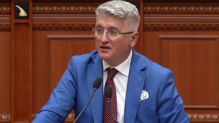 Gjekmarkaj-Ramës: Mes premtimeve boshe dhe çmimeve në qiell, socializmi juaj po lodh shqiptarët