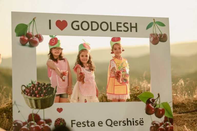 “Festa e qershisë” në Godolesh promovim traditës dhe potencialit të zonës