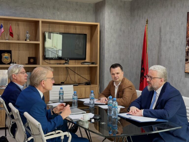 Tatimet dhe FMN diskutojnë zbatimin e ”Paqes Fiskale”