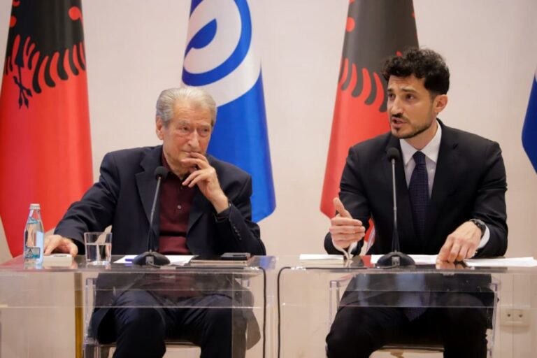 Berisha: Libri ”Lule Bore” nga Andi Mustafaj, një manifest i jashtëzakonshëm