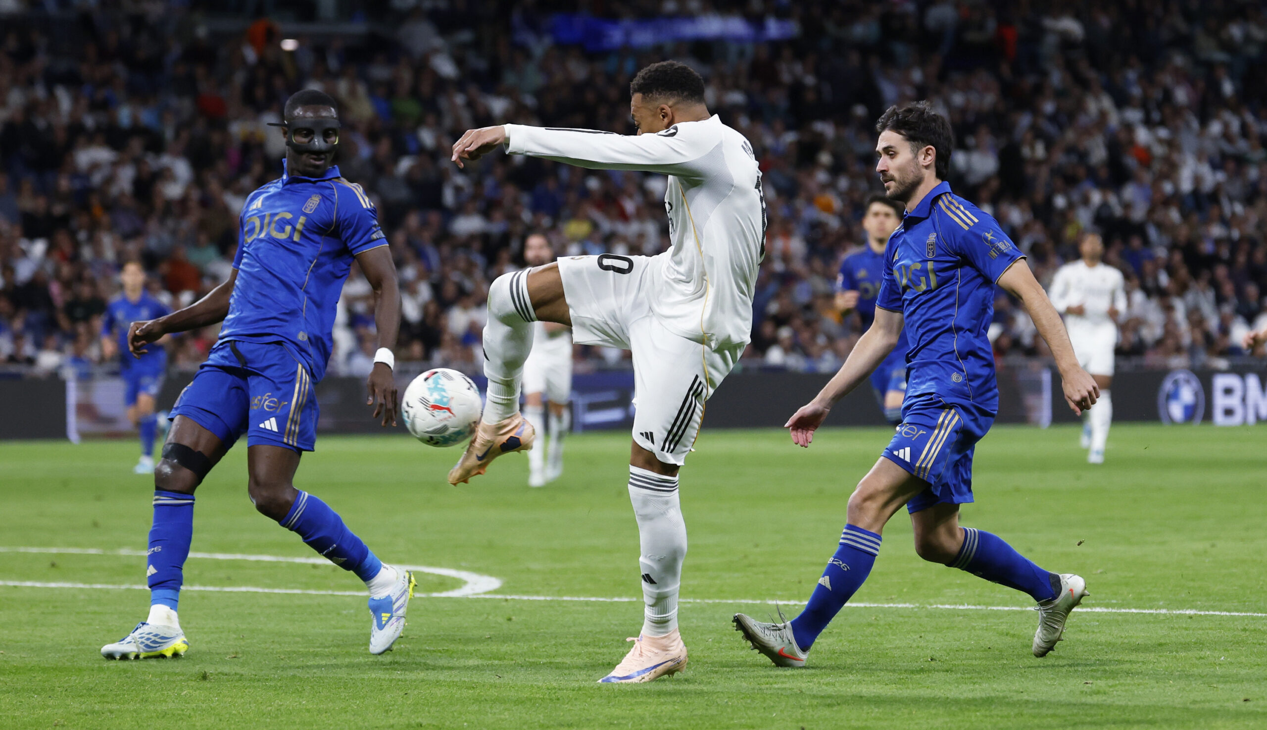 bernabéu-vershellen-mbappé-acarohen-tifozet