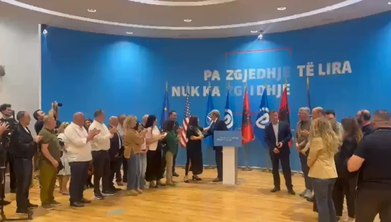 Berisha pas votimit në PD: “Respekt edhe për zërat kundër, çdo votë ka vlerë”
