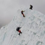 Një rekord prej 274 alpinistësh ngjiten në Malin Everest në një ditë të vetme