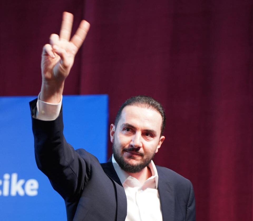 Berisha i vetëm në garë  Ervin Salianji  Ka humbur burrërinë  PD nuk e meriton të shuhet