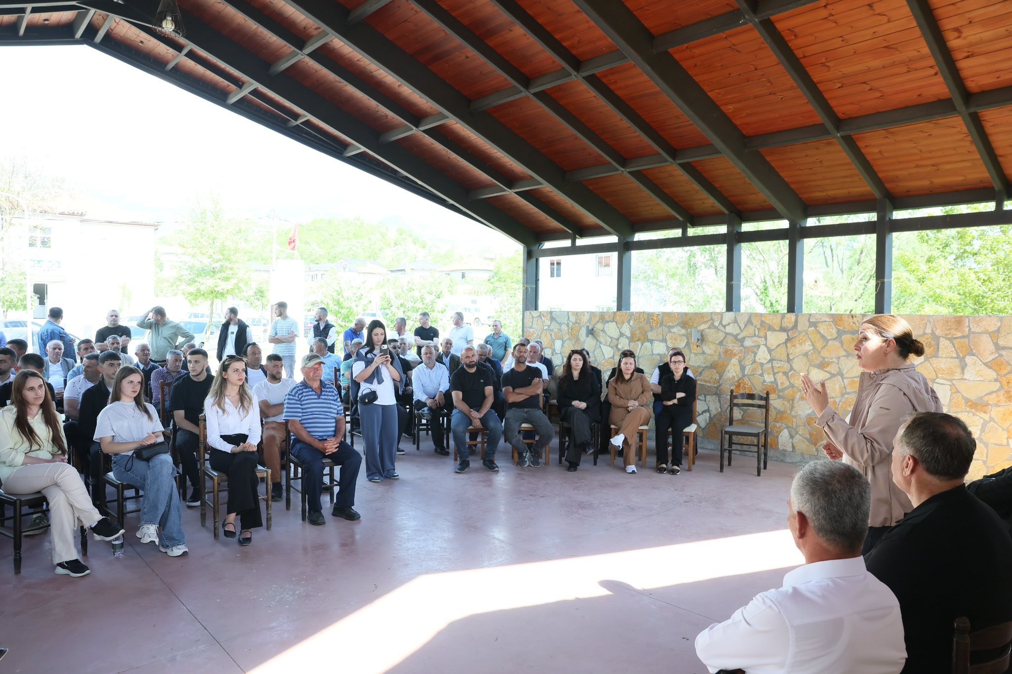 Ogerta Manastirliu vazhdon fushatën si kandidate për kryebashkiake në Tiranë