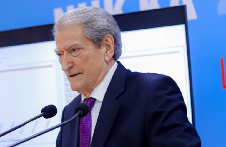 Berisha hedh akuza për klientelizëm në qeveri: Tenderat e rrugëve të përqendruara në pak kompani
