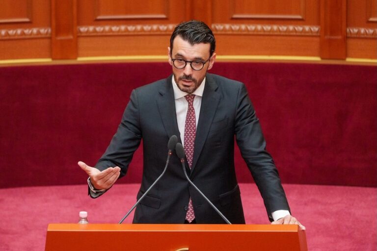 Ministri i Energjitikës dhe Infrastrukturës, Enea Karakaçi në interpelancë