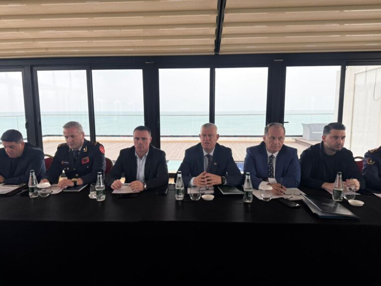 Komiteti Rajonal i Turizmit mblidhen në Golem, prefekti Hajdari: Diskutohen masat për një sezon të sigurt dhe të pastër