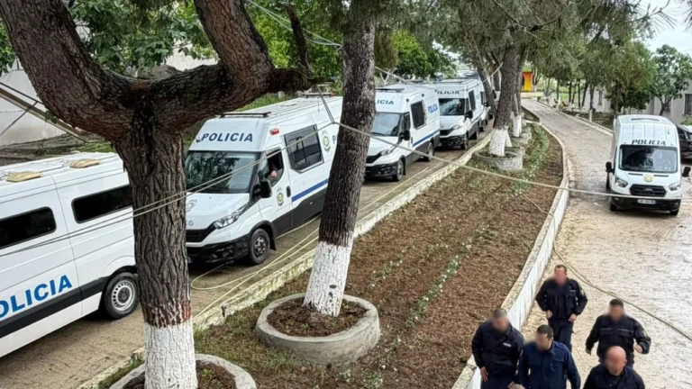Përfundon aksioni në burgjet e Lushnjës dhe Elbasanit, sekuestrohen sende të ndaluara