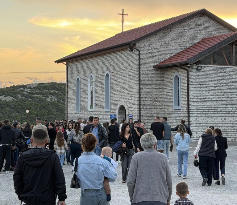 Rama poston foton e mbrëmjes: E marta e shenjtë e Shën Ndout