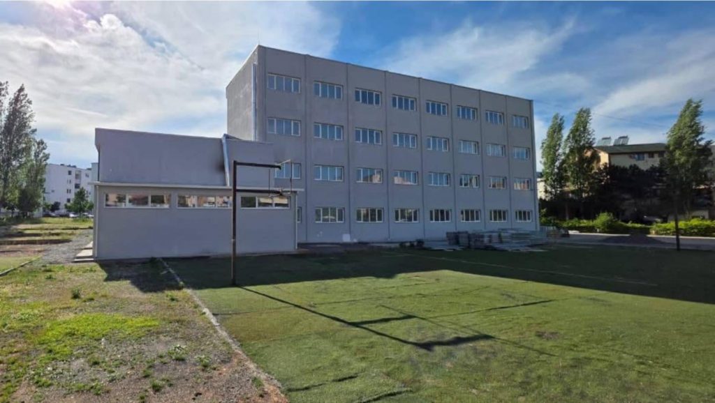 Rama poston fotot  Kushte bashkëkohore për 840 nxënës  drejt përfundimit rikonstruksioni i  Avni Rustemi 