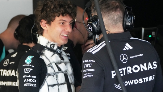 formula-1-russell-nervoz-kam-veshtiresi-nuk-eshte-pista-ime-nderkohe-kimi-me-te-njejten-mercedes-fluturon