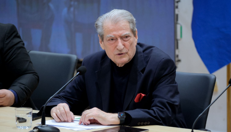 Berisha akuzon Ramën: 490 mijë pensionistë jetojnë më keq se në sistemin e kaluar